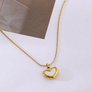 NEW 18K Gold Plated Mother of Pearl Shell Heart Necklace